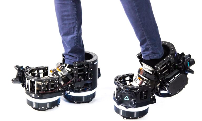 A solução desta empresa para a locomoção VR: enormes sapatos de robô | PC Gamer